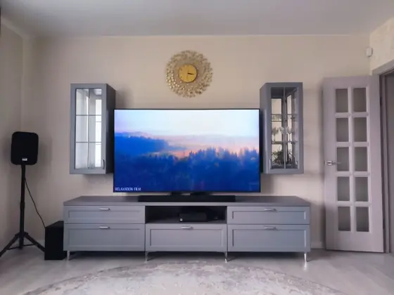 Тумба TV и навесные витрины ЛДСП EGGER — тв-зоны и тумбы на заказ в Белгороде, фото 2
