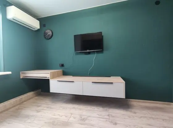 Шкафы распашные и консоль под TV с рабочим,навесным столом — шкафы на заказ в Белгороде, фото 5